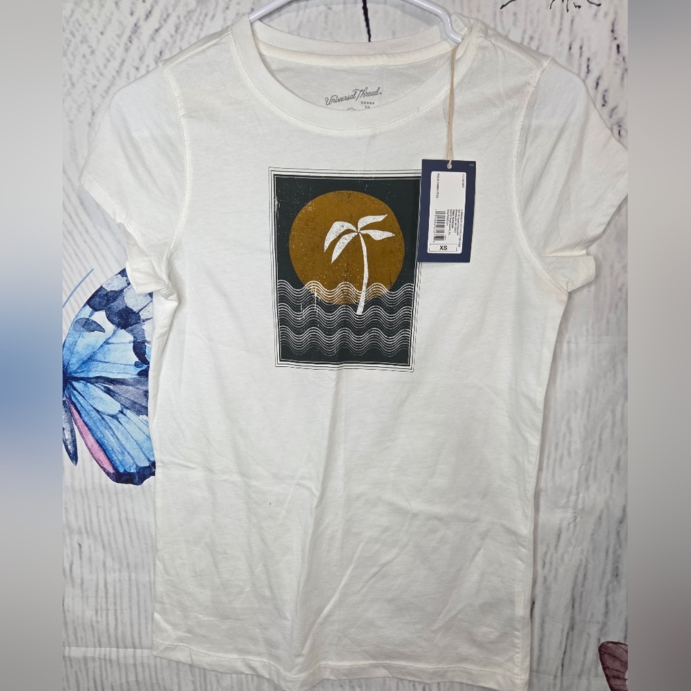 Universal Thread White T-Shirt with Palm Tree Design